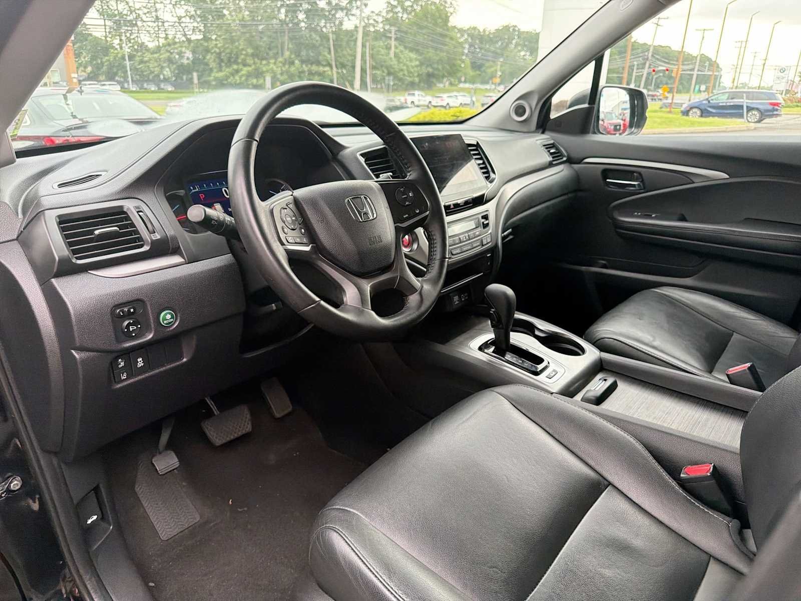 Used 2019 Crystal Black Pearl Honda EX-L image 10