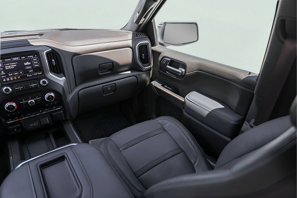 Used 2021 WHITE FROST TRICOAT GMC Denali image 31