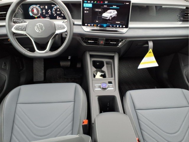 2026 Volkswagen Tiguan SE - Photo 14