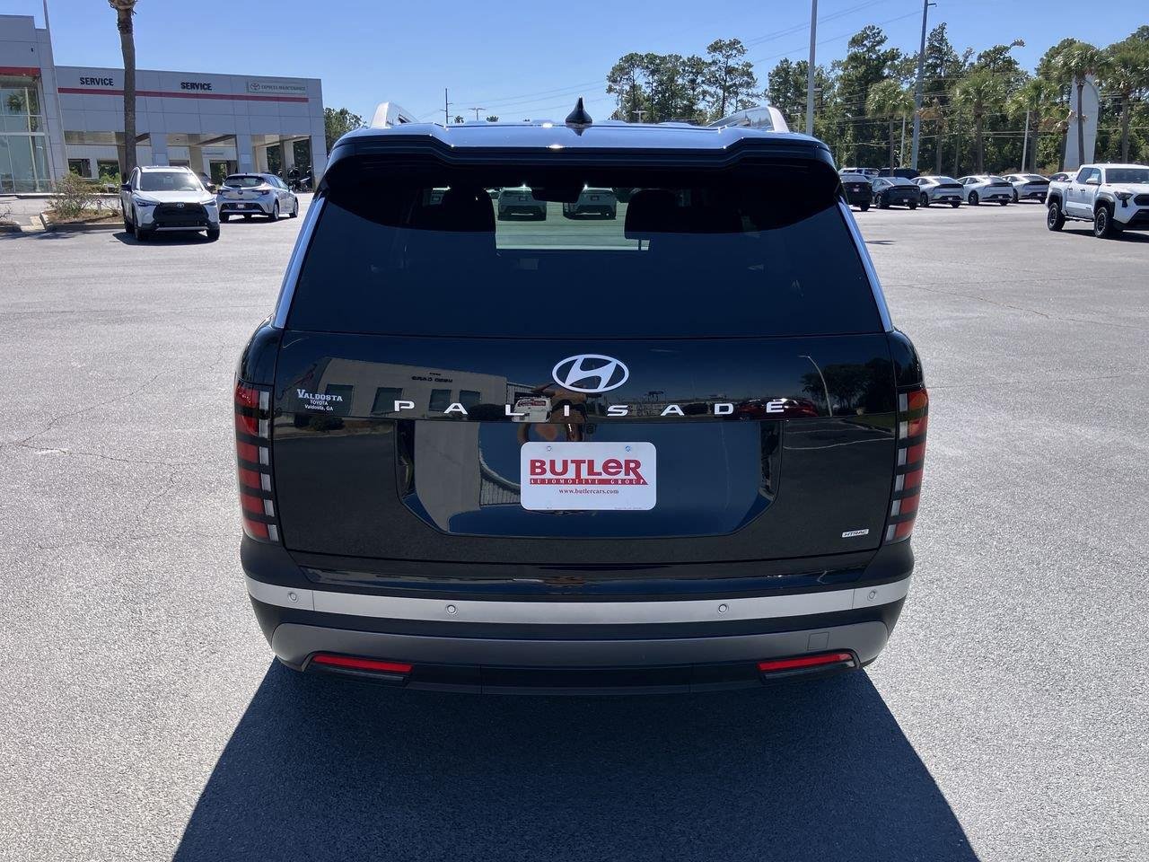 Used 2026 Black (Abyss Black Pearl) Hyundai SEL 7-Passenger image 4