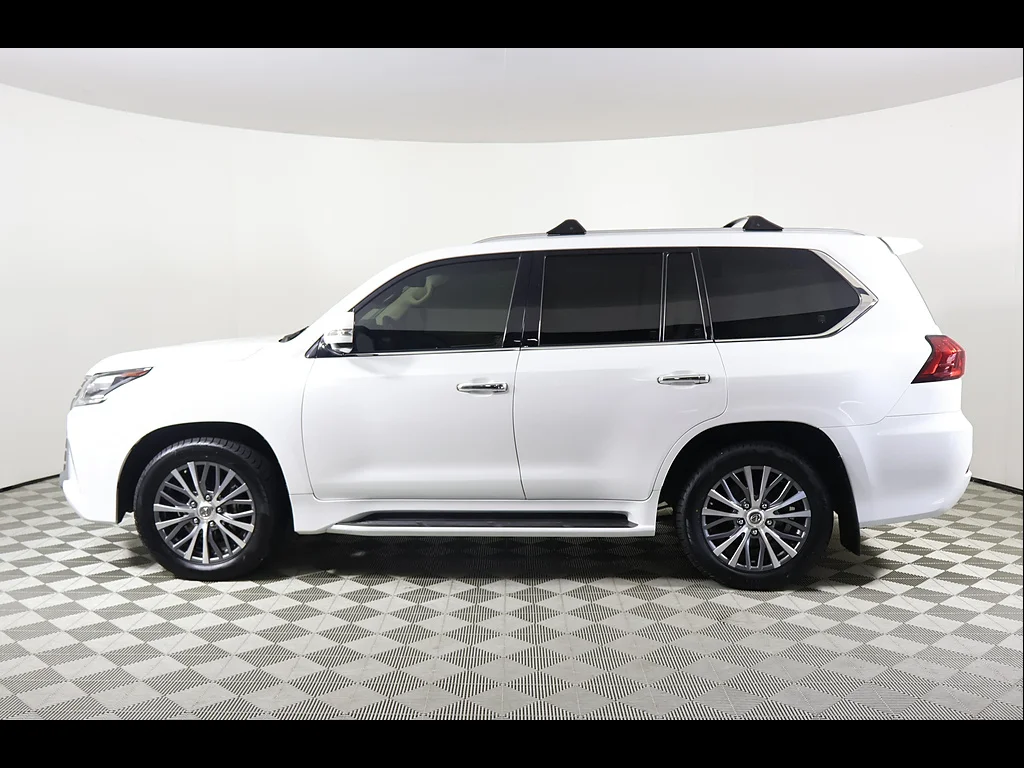Used 2019 Eminent White Pearl Lexus Two-Row image 3