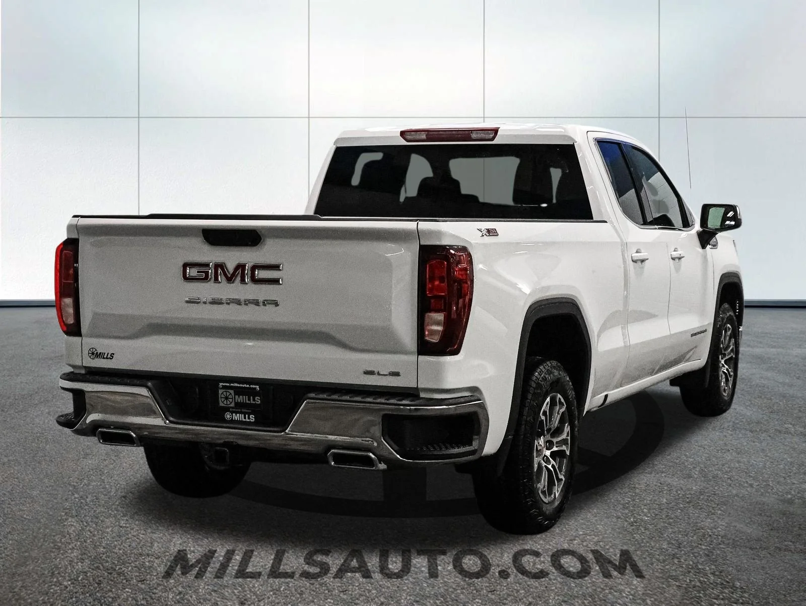 New 2026 White GMC SLE image 7