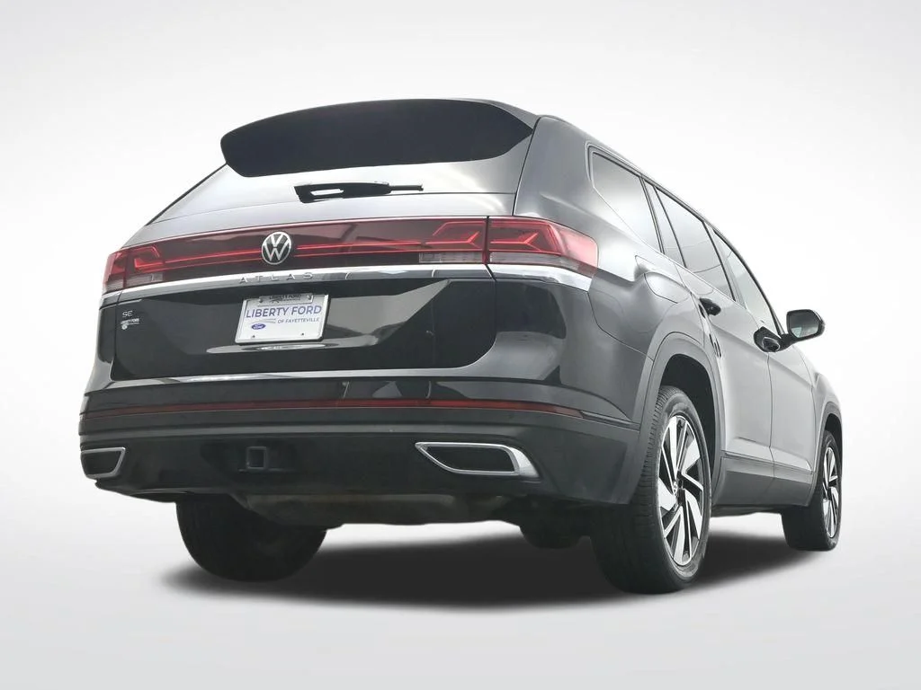 Certified Used 2024 Deep Black Pearl Effect Volkswagen 2.0T SE w/Technology image 36