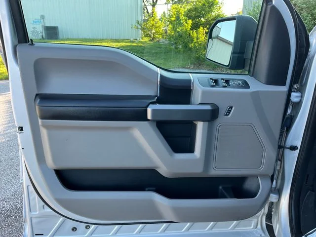 Used 2018 Silver Ford XLT image 9