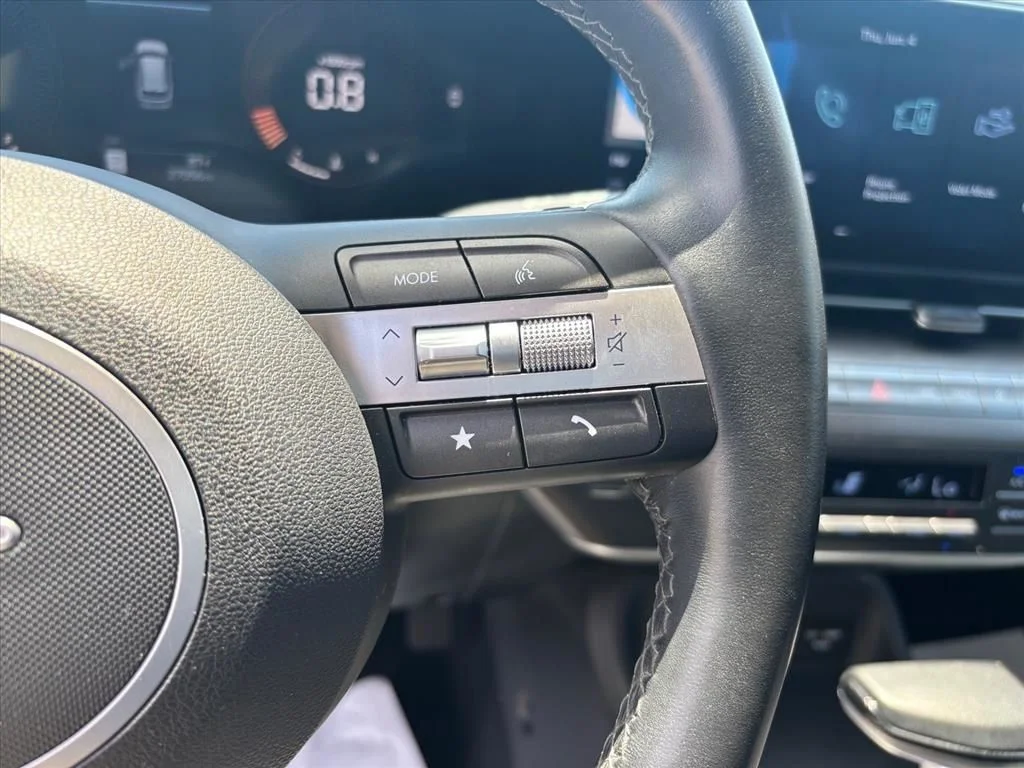 Used 2025 Blue Hyundai SEL image 16