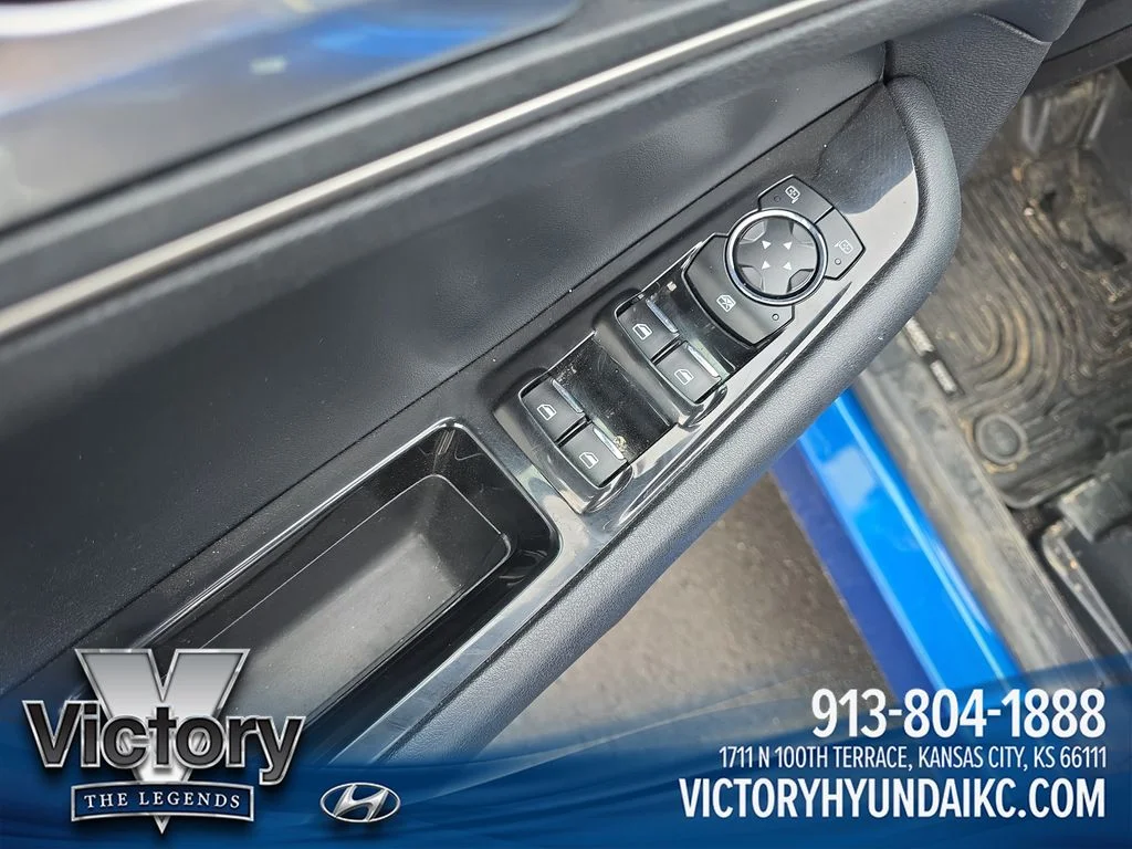 Used 2018 Blue Ford SEL image 11