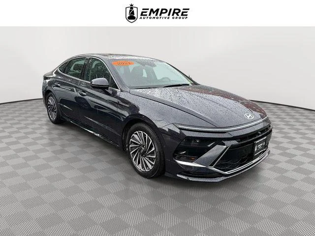 Used 2024 Carbon Blue Hyundai Limited image 1
