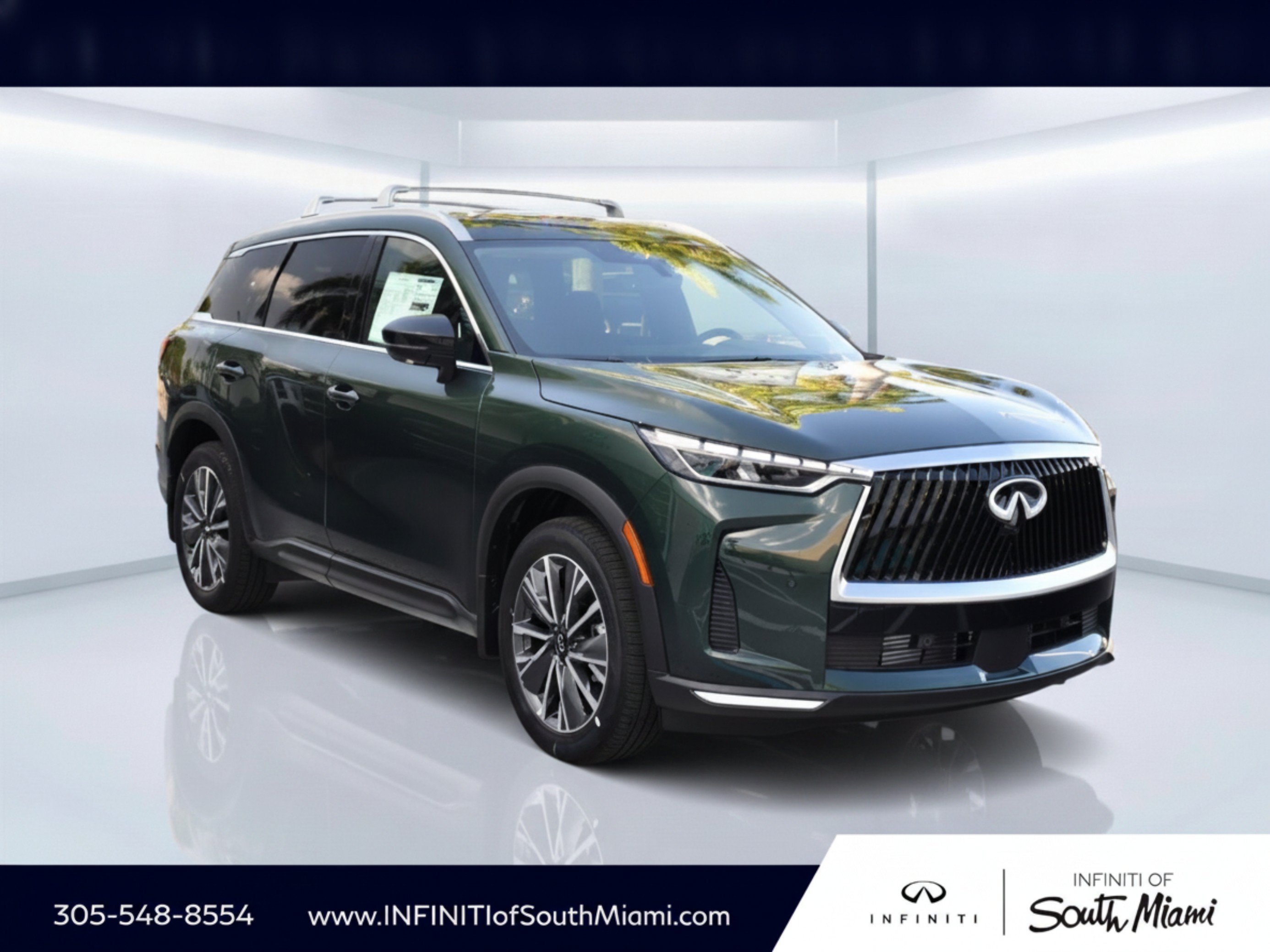 New 2027 DEEP EMERALD INFINITI Luxe FWD image 3