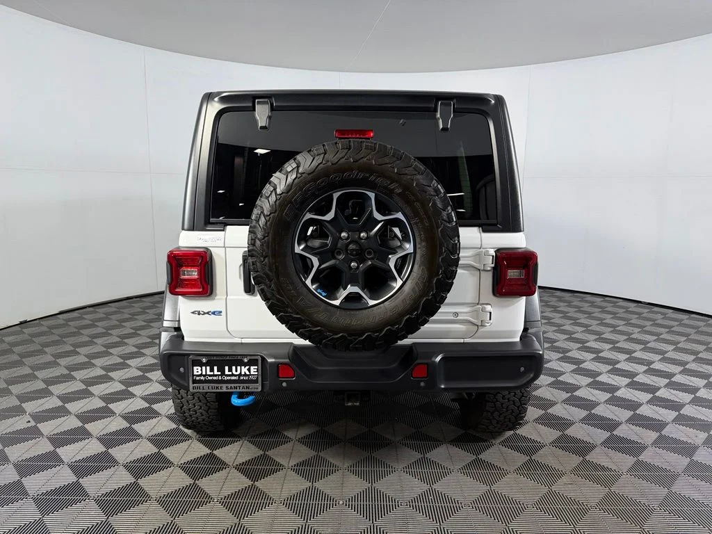 Used 2023 White Jeep Rubicon 4xe image 7