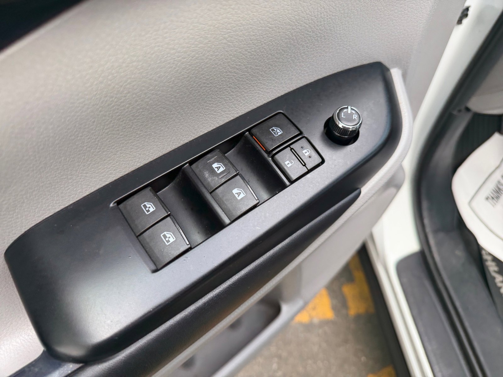 Used 2017 Blizzard Pearl Toyota XLE image 30