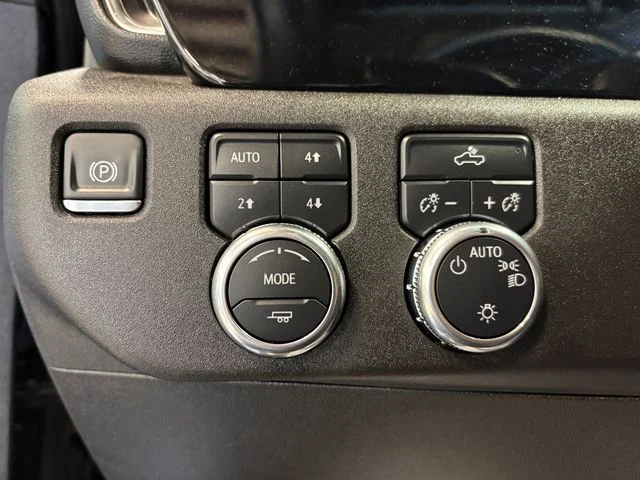 Used 2025 Silver GMC SLE image 23