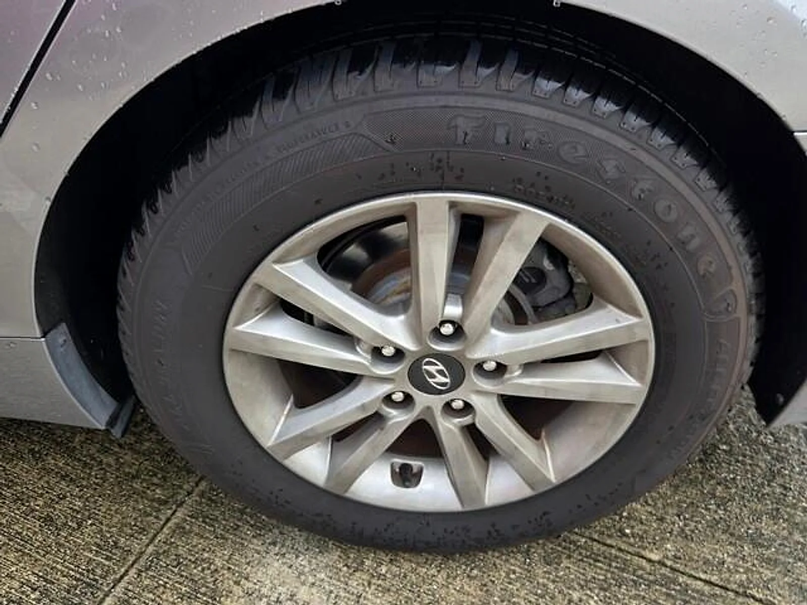 Used 2015 Shale Gray Metallic Hyundai SE image 11