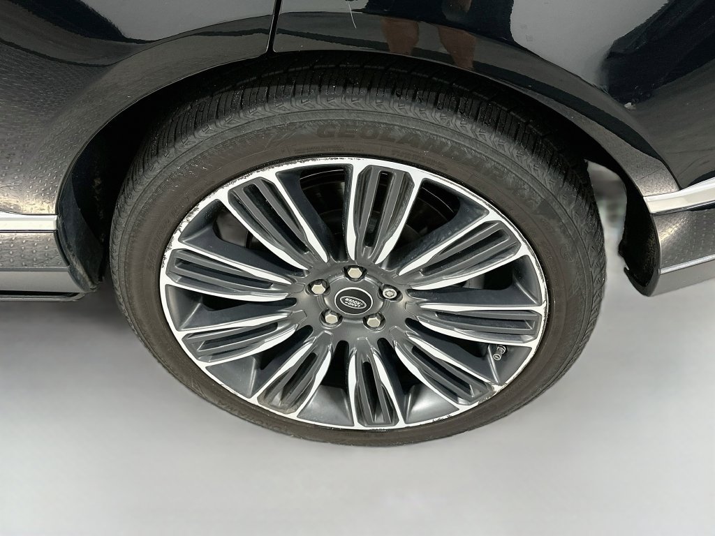 Used 2021 Black Land Rover Autobiography image 35