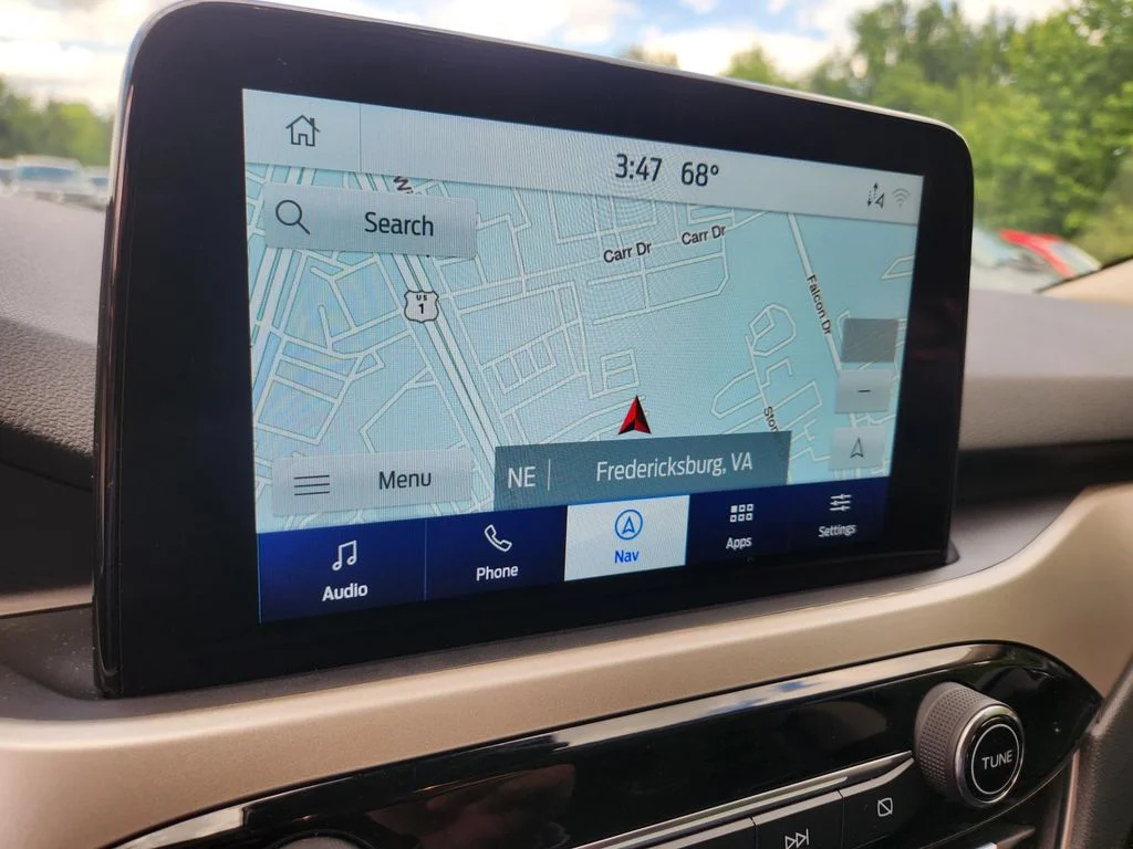 Used 2020 Gray Ford SE Sport image 4