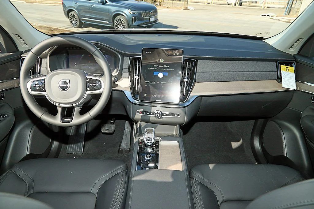 New 2026 Aurora Silver Volvo Plus image 25