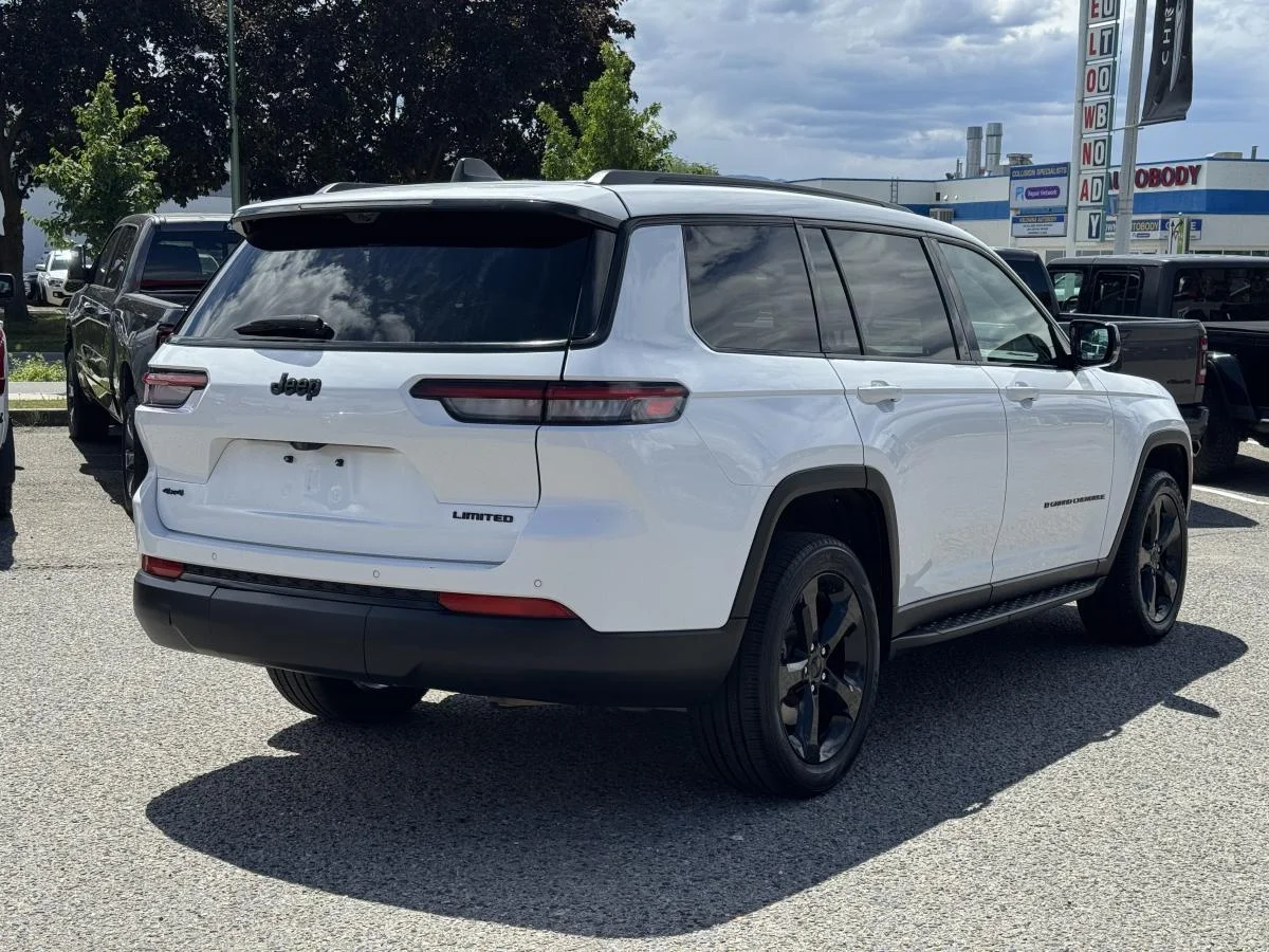 Used 2024 White Jeep Limited image 5