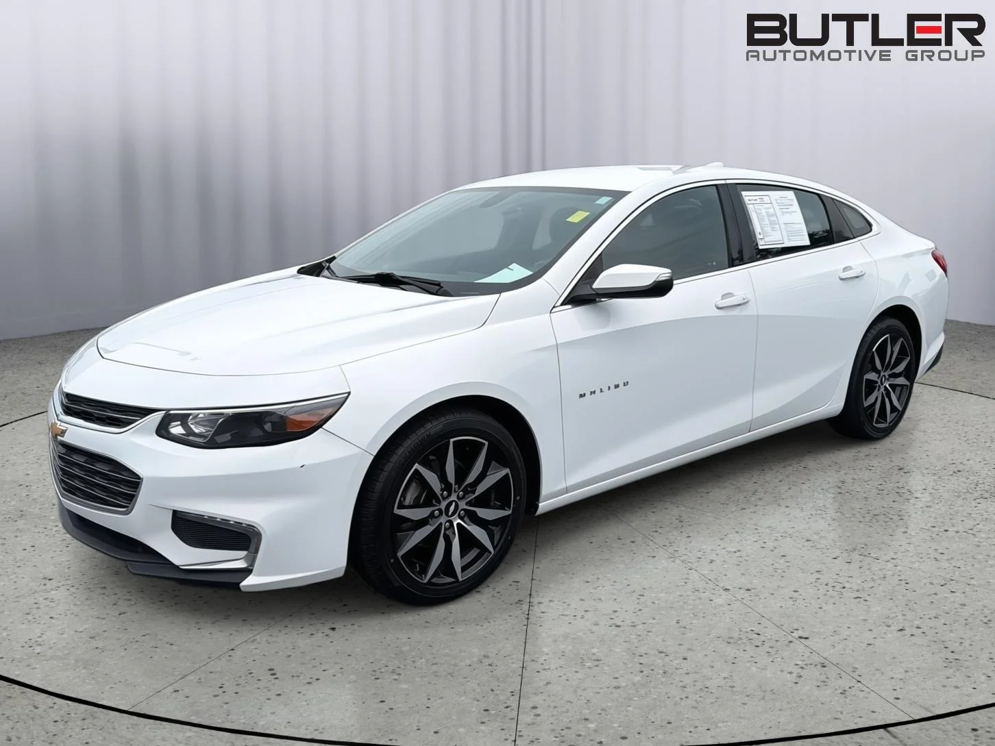 Used 2018 Summit White Chevrolet LT image 2