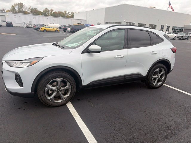 Used 2025 Silver Metallic Ford ST-Line Select image 2