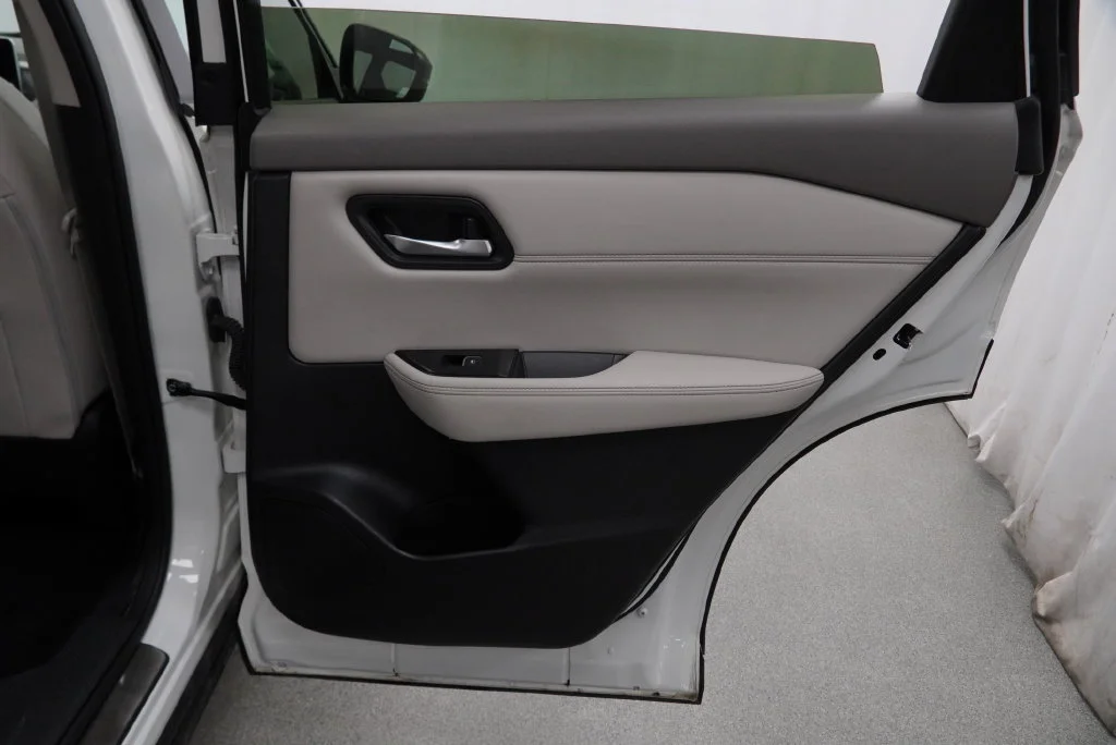 Used 2023 Pearl White Trico Nissan SL image 38