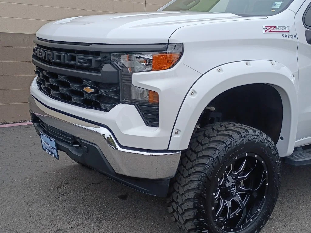 Used 2023 Summit White Chevrolet WT image 11