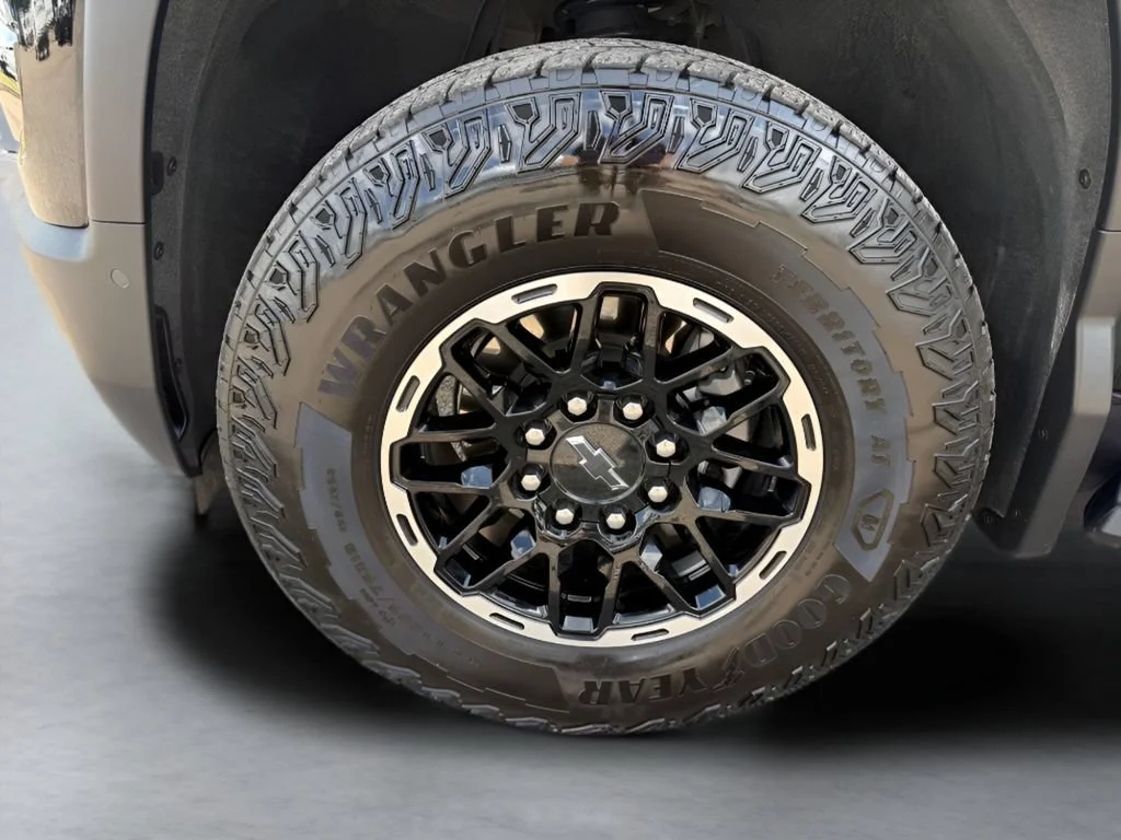 Used 2026 Black Chevrolet Trail Boss - Max Range image 36