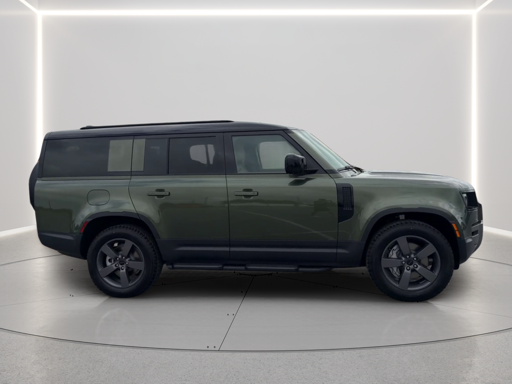 New 2026 Woolstone Green Land Rover S image 4