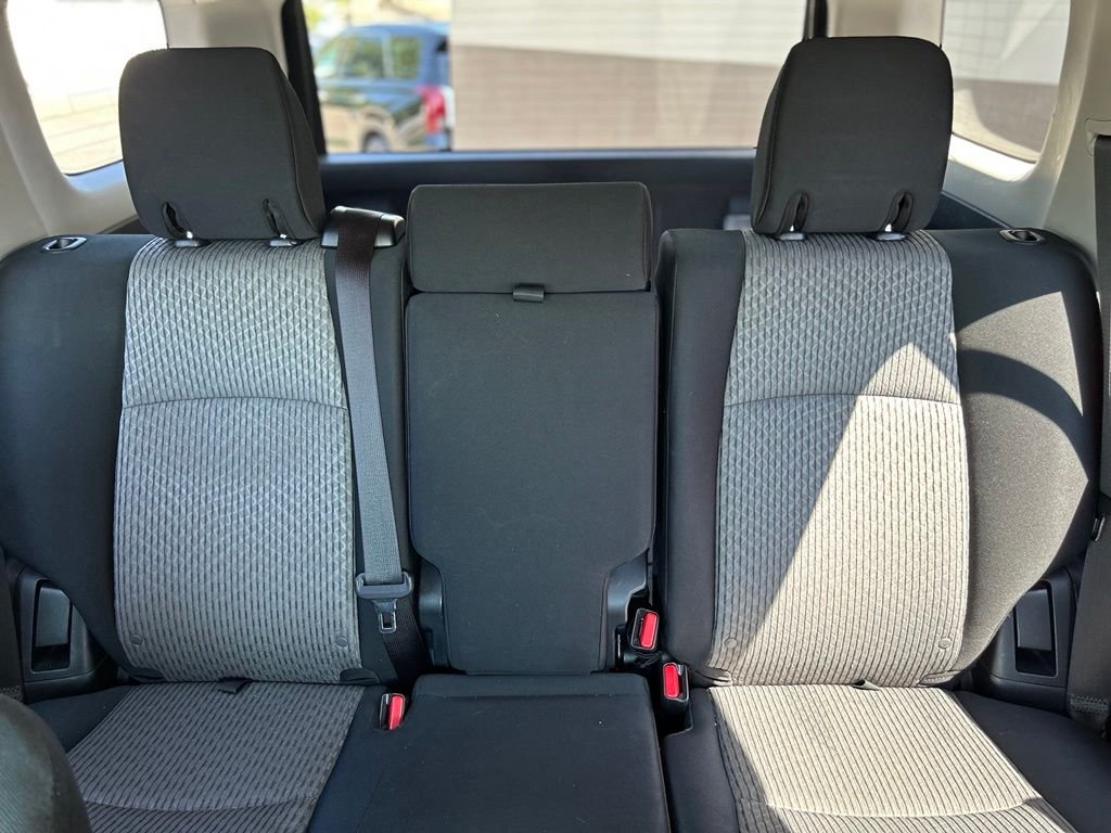 Used 2019 Nautical Blue Metallic Toyota SR5 image 27