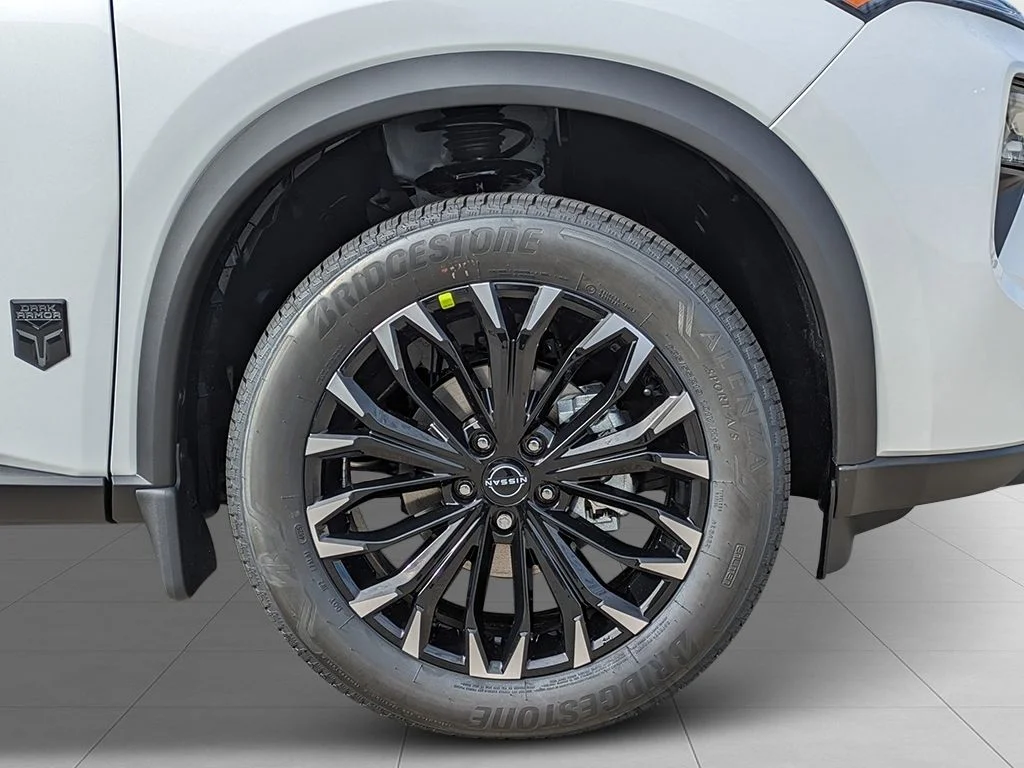 New 2026 Everest White Pearl TriCoat Nissan Dark Armor™ image 9