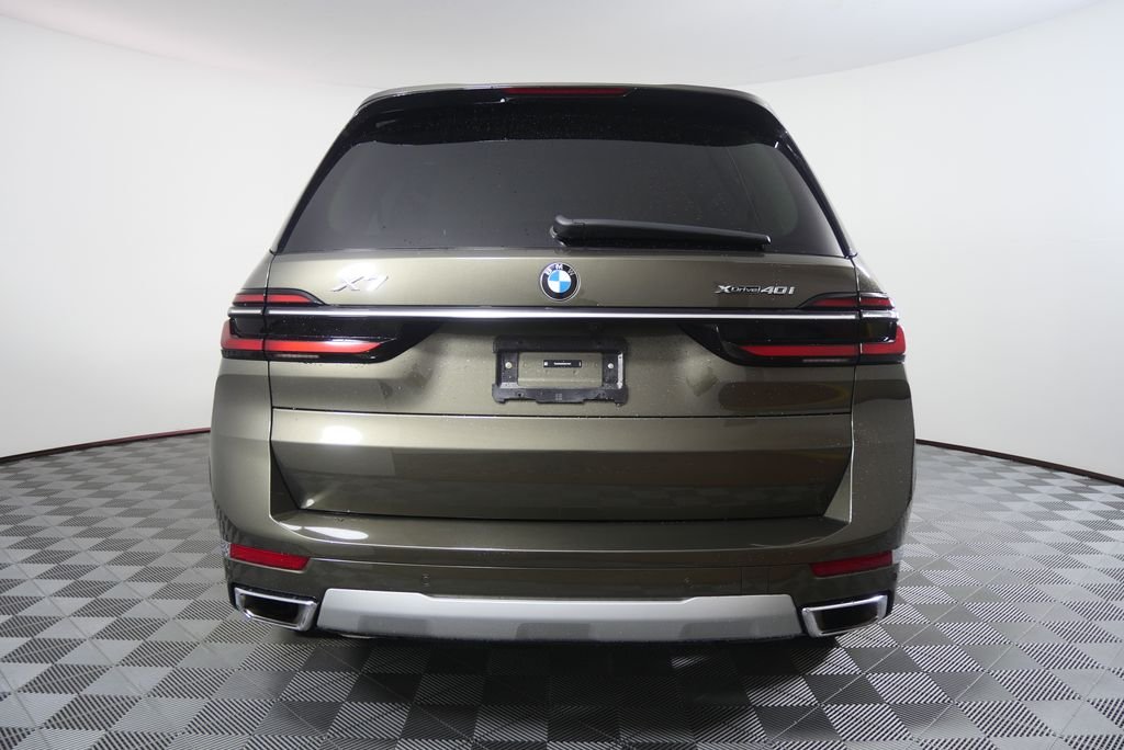 Certified Used 2025 Manhattan Green Metallic BMW xDrive40i image 4