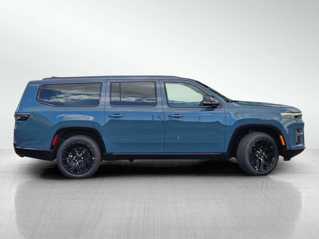 New 2026 Steel Blue Exterior Paint Jeep Limited Reserve image 3