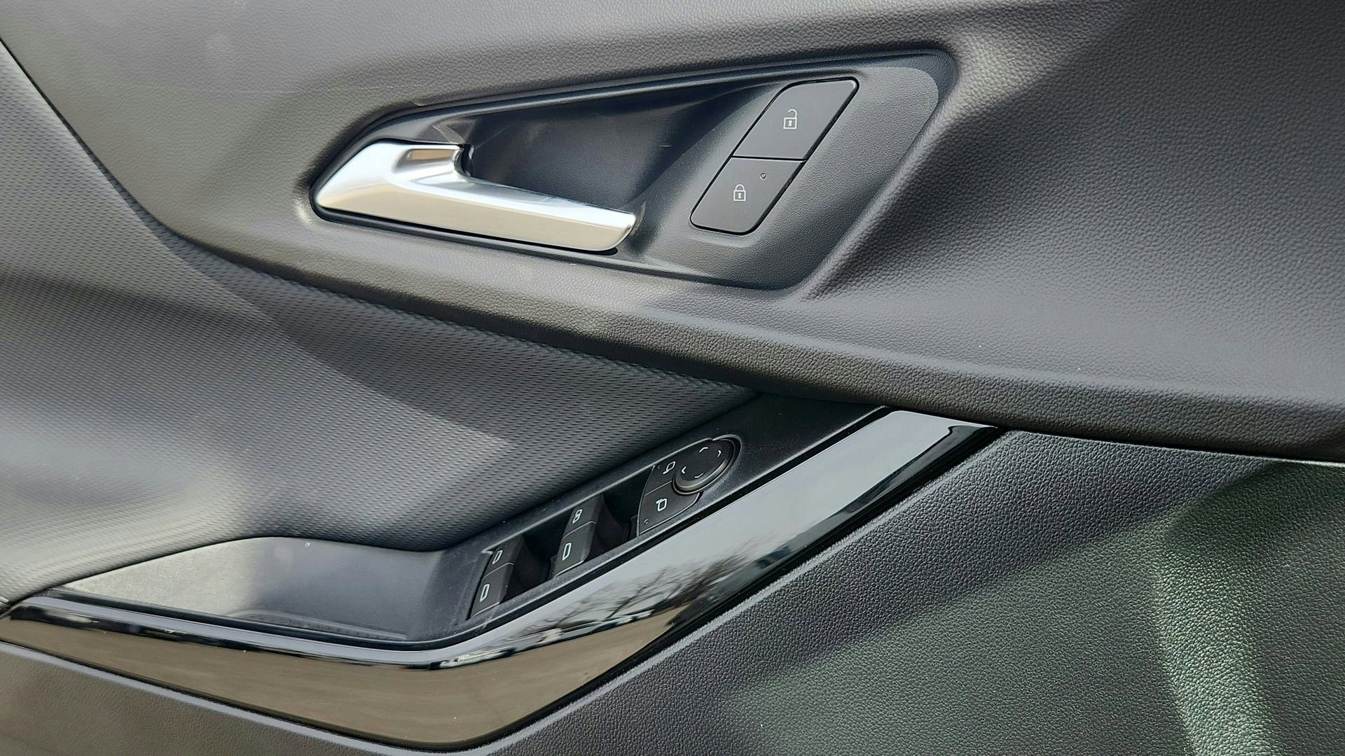 2026 Chevrolet Equinox LT - Photo 22