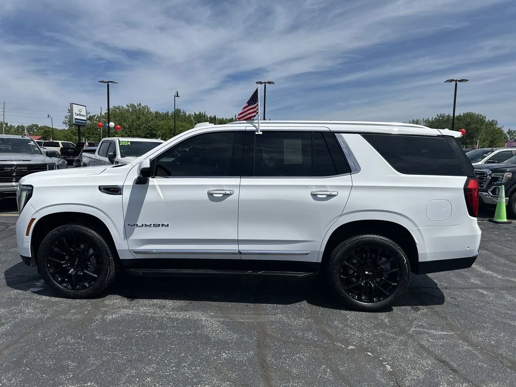 Used 2026 White GMC Elevation image 5