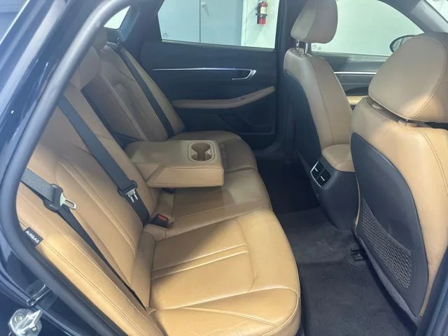Used 2020 Black Hyundai Limited image 21