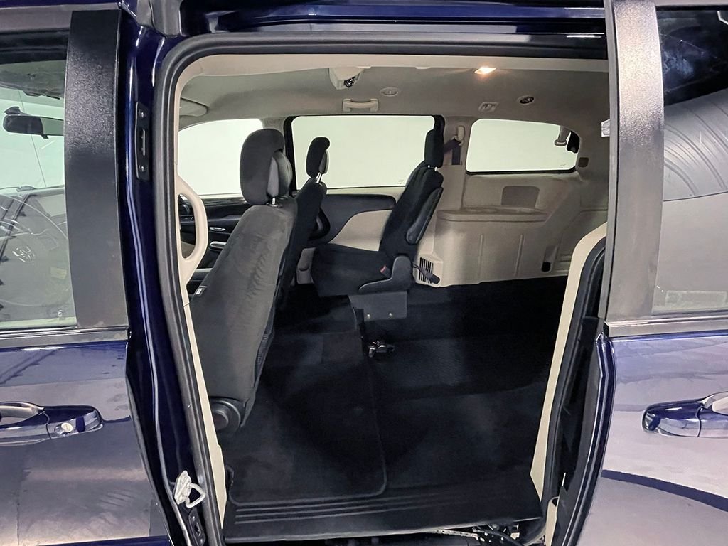 Used 2017 Blue Dodge SE image 15