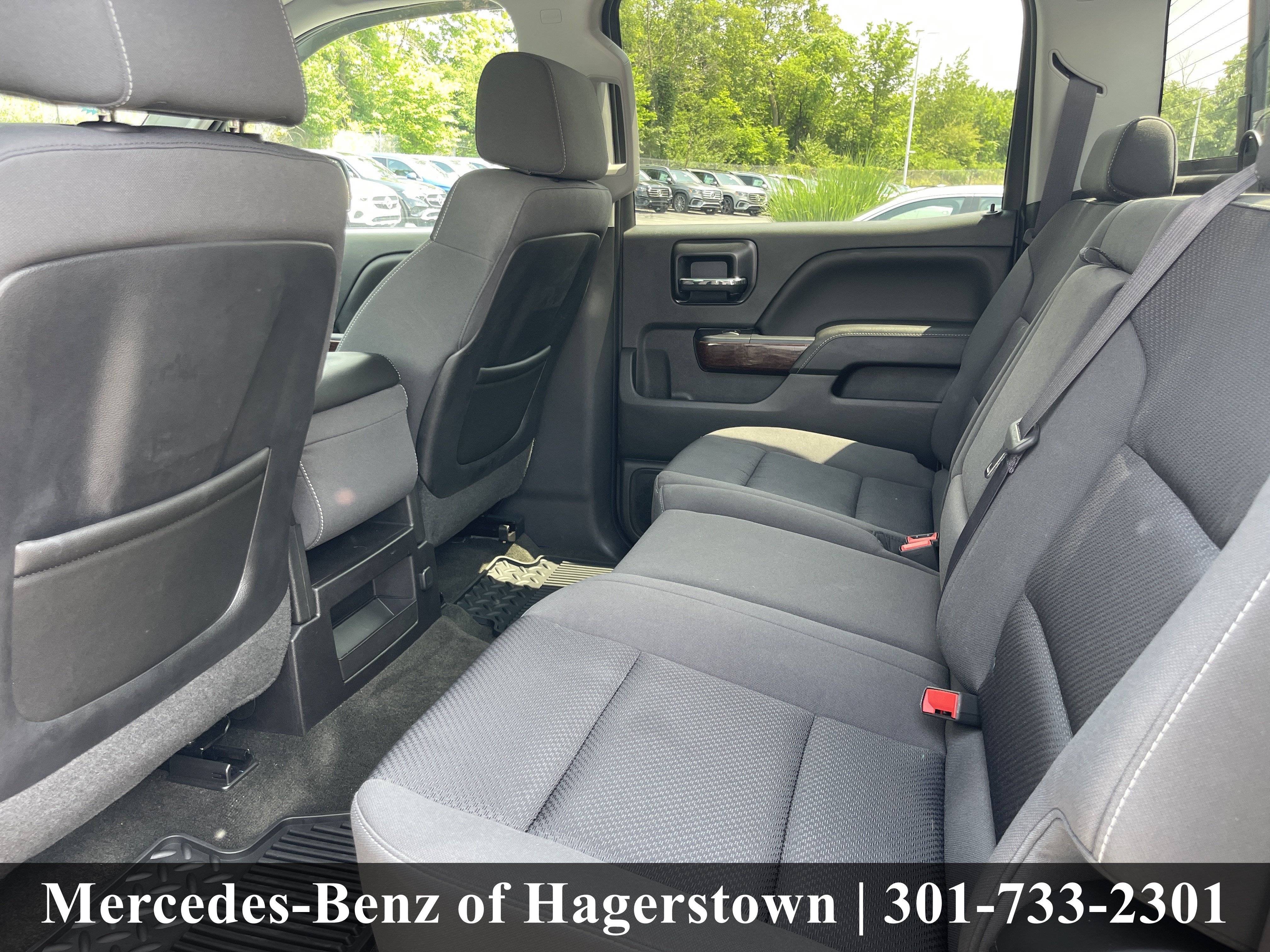 Used 2015 Quicksilver Metallic GMC SLE 4WD Crew Cab 153.0 image 29
