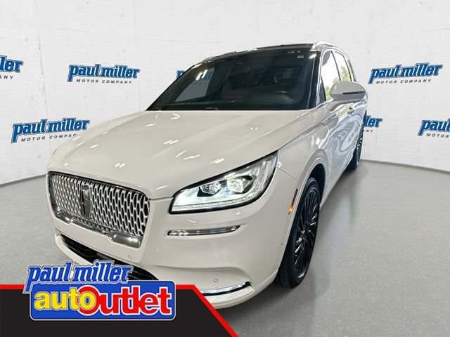 Used 2022 White Lincoln Reserve image 1