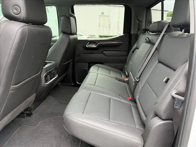 2024 GMC Sierra 1500 SLT - Photo 21