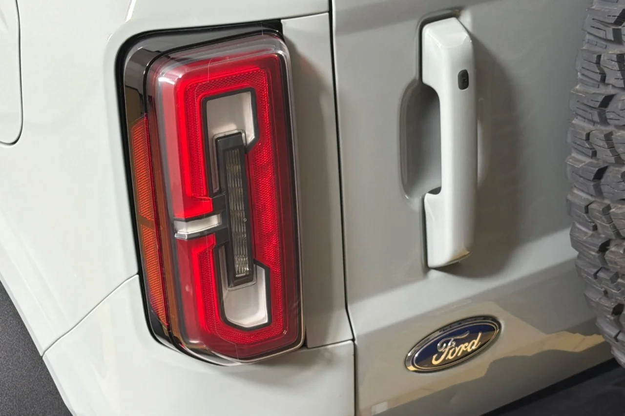 Used 2022 CACTUS GREY Ford Outer Banks image 25