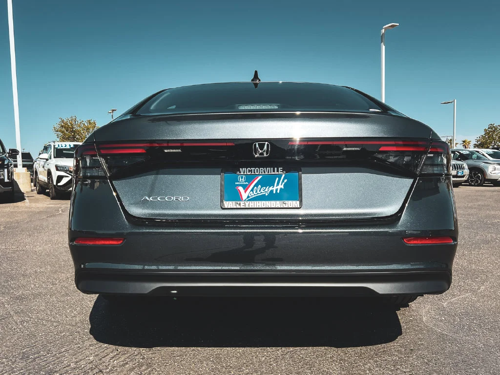 New 2026 Meteorite Gray Metallic Honda SE image 5