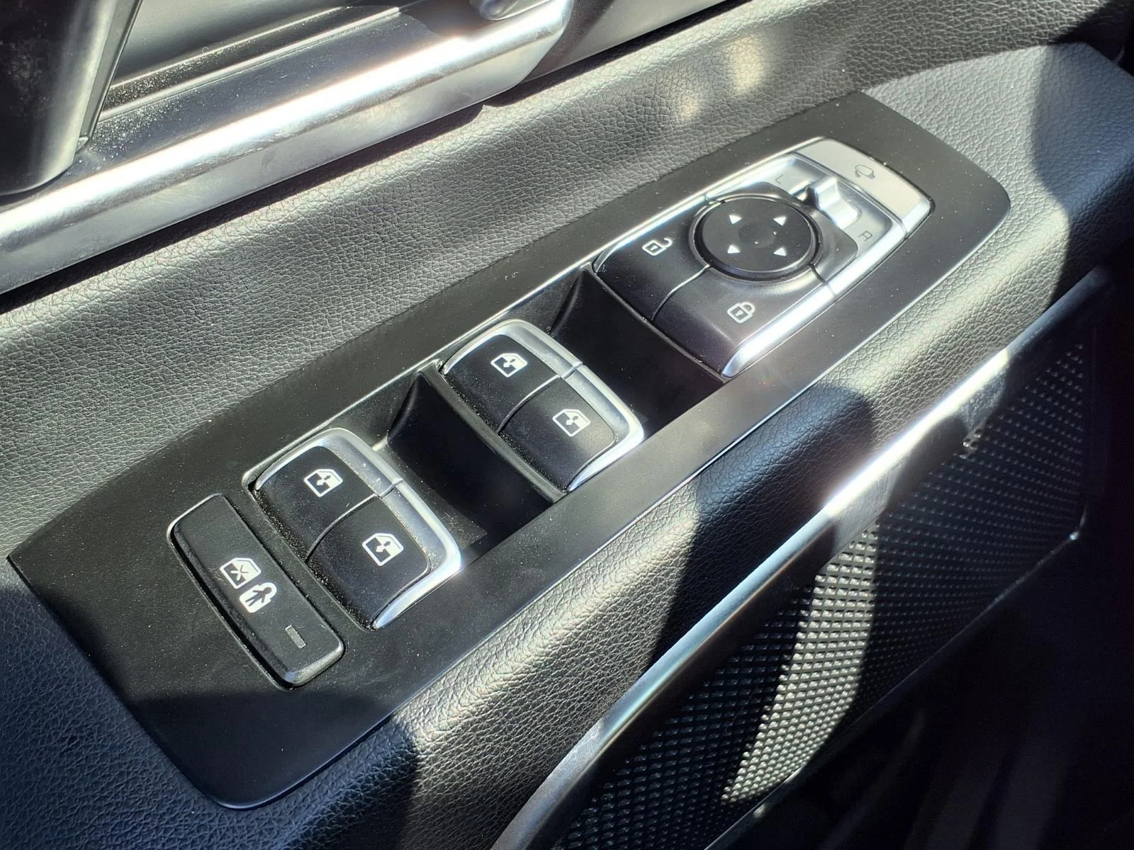 Used 2021 Ebony Black Kia SX image 16