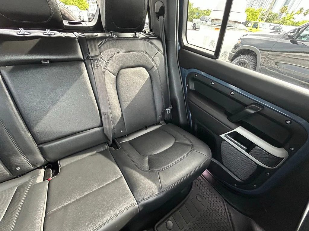 Used 2024 Blue Land Rover S image 14
