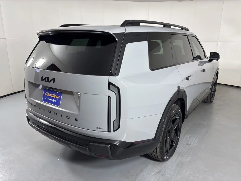 New 2027 Wolf Gray Kia X-LINE SX image 8
