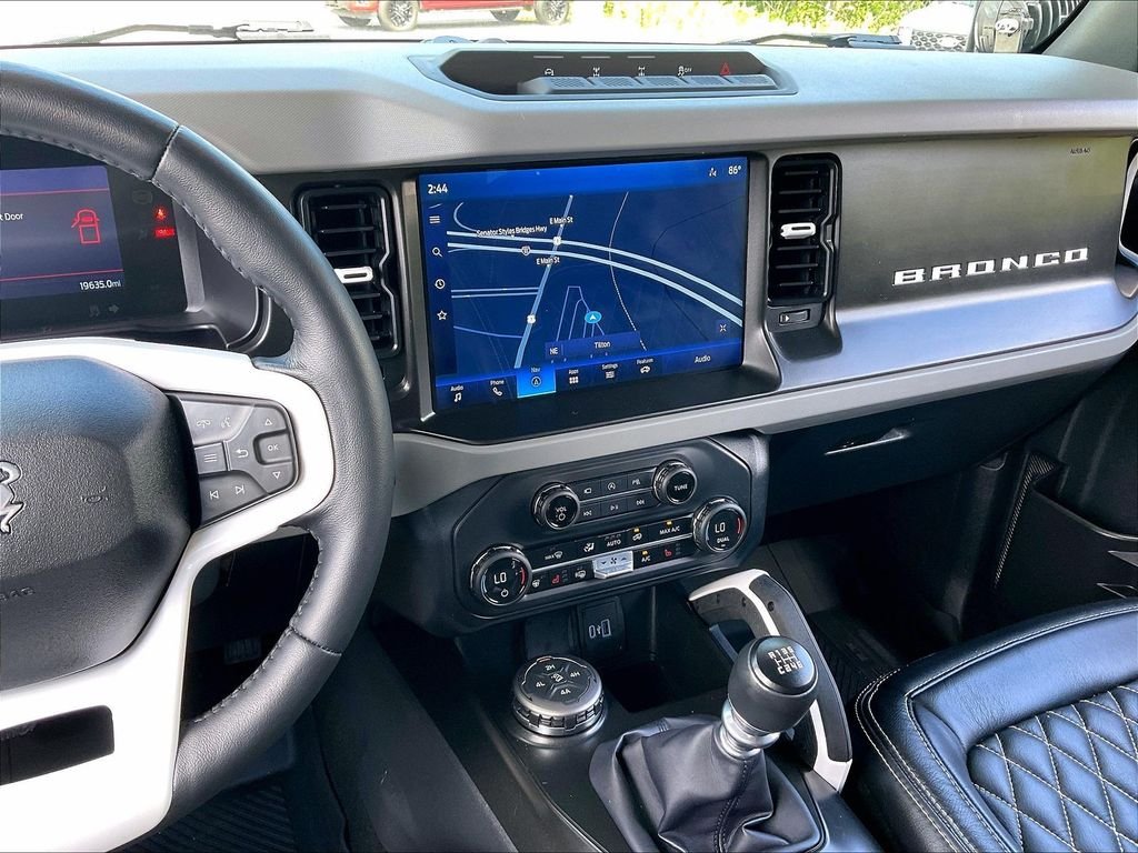 Used 2023 Oxford White Ford Badlands image 17