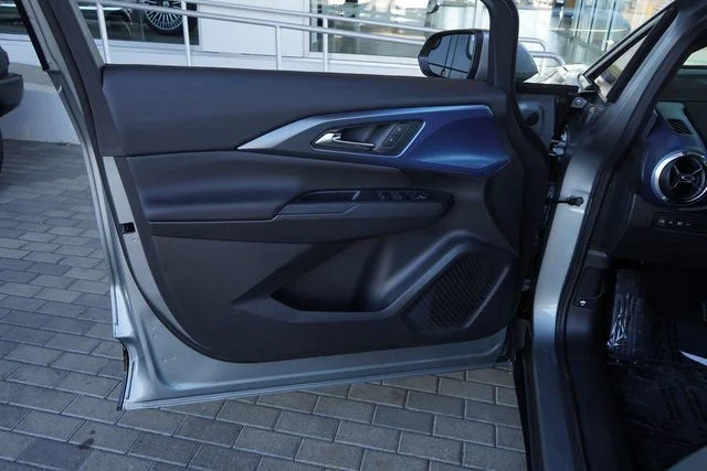 2025 Chevrolet Equinox EV LT - Photo 14