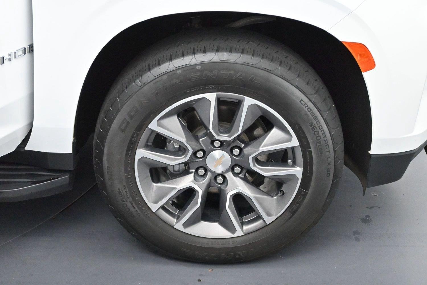 Used 2024 Summit White Chevrolet LT image 35