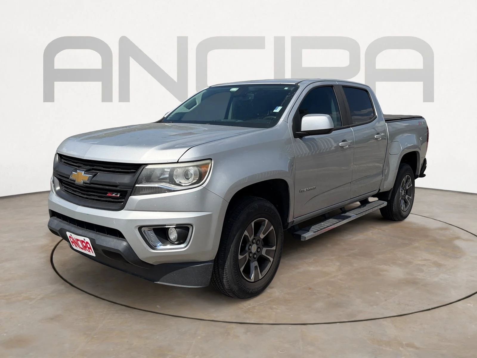 Used 2017 Silver Ice Metallic Chevrolet Z71 image 5