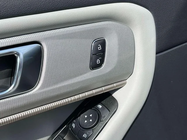 New 2027 Avalanche Gray Ford Active image 22