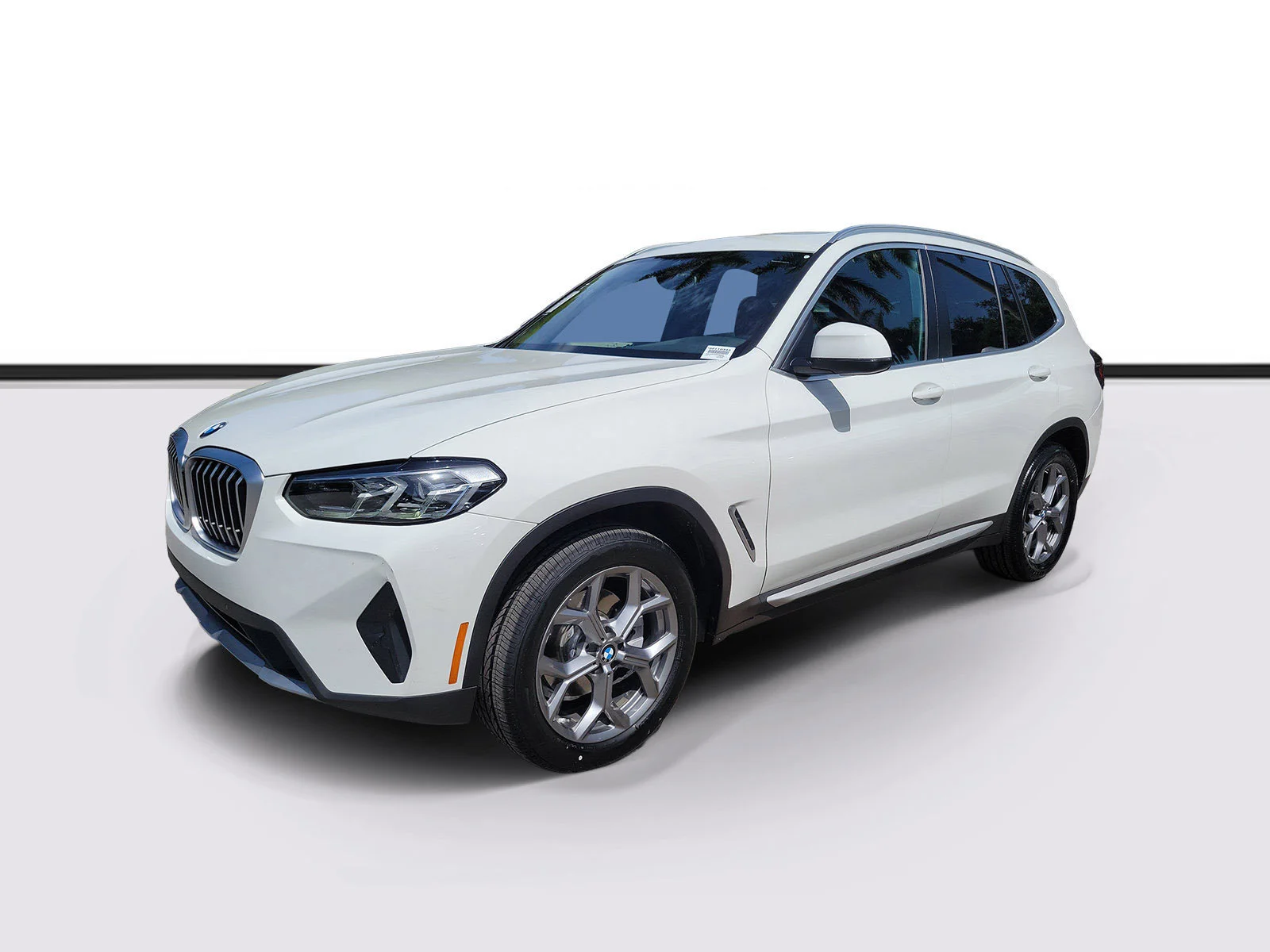 Used 2024 Alpine White BMW sDrive30i image 2