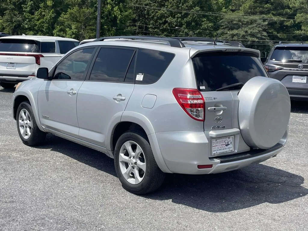 Used 2012 Classic Silver Metallic Toyota Limited image 4