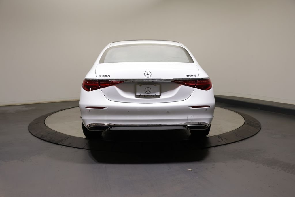 New 2026 MANUFAKTUR Moonlight White Metallic Mercedes-Benz S 580 image 6